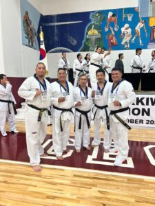 Mestros de Institución Nacional de Taekwondo Kukkiwon